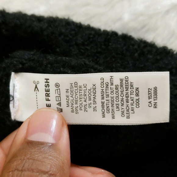 Joe Fresh| NWT Black Crew Neck Sweater Some Recycled Materials - Picture 10 of 13